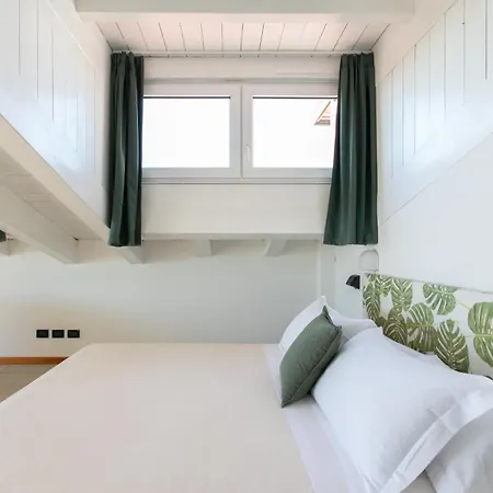 Aparthotelharvey Hotel 4*
