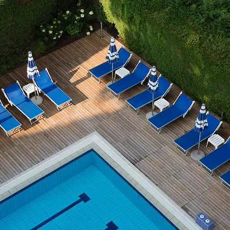 Aparthotelharvey Hotel 4*