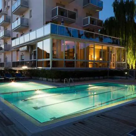 Aparthotelharvey 4*