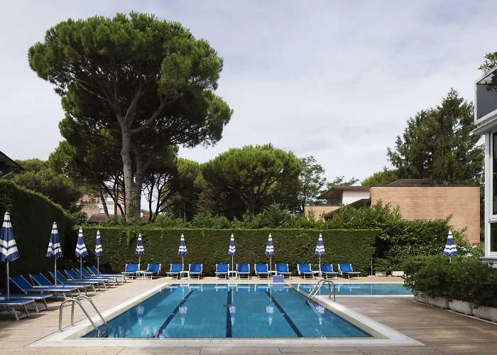 Harvey & מלון 4*